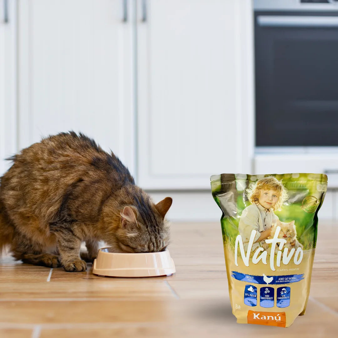 Alimento Seco Nativo HairBall Kanu Pet para Gato Adulto